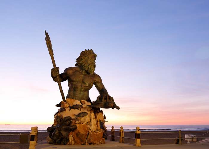 king-neptune-statue