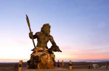 king-neptune-statue