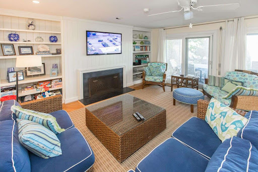 Low Tide interior living room 